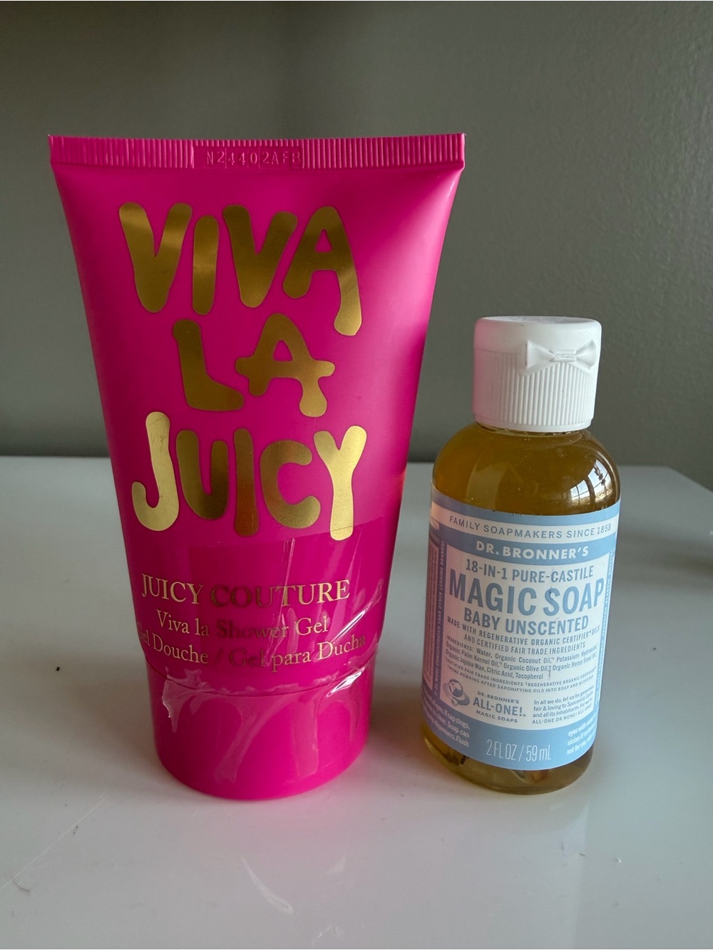 Juicy Couture Viva La Juicy Bright Pink Shower Gel + dr Bronner